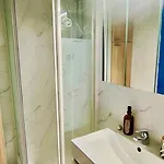 Joli A 1 Minute De La Appartement *